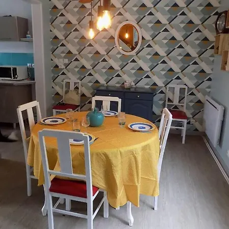 Le Hameau * آغون - كونتاينفيل